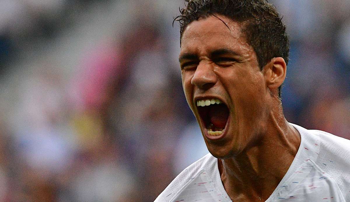 Raphael Varane ist heiß begehrt. Noch weiß der französische Nationalspieler aber nicht, ob er Real Madrid nach zehn Jahren verlassen möchte.