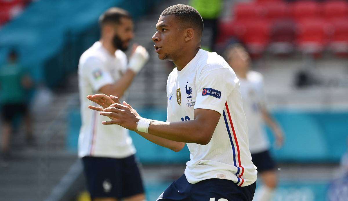 Frankreich (Bild: Kylian Mbappe) spielt heute bei der EM gegen Portugal.