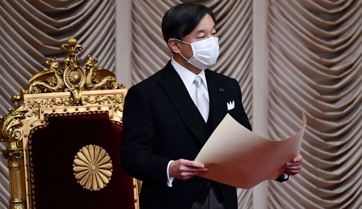 Japans Premierminister hat Behauptungen zurückgewiesen, wonach Kaiser Naruhito (Foto) "sehr besorgt" sei, dass die Olympischen Spiele in Tokio das Coronavirus verbreiten könnten.