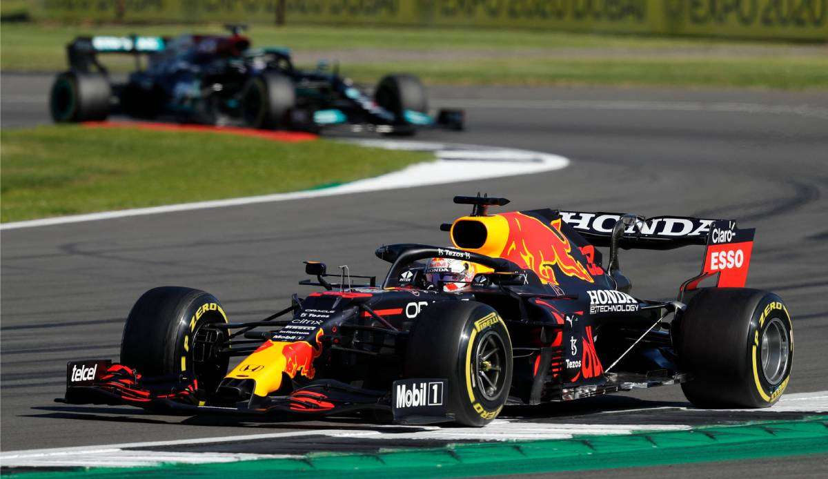 Max Verstappen (vorne) und Lewis Hamilton sind die großen Favoriten auf die Pole Position.