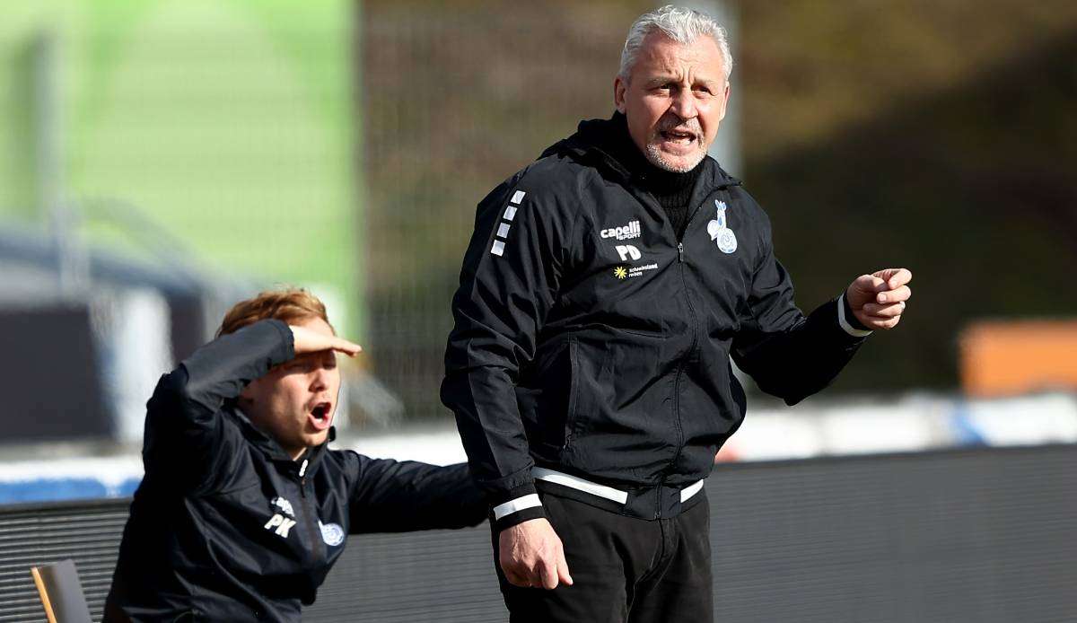 Pavel Dotchev (r.) ist der Trainer des MSV Duisburg.