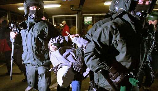 Die Polizei nahm insgesamt 44 Personen fest