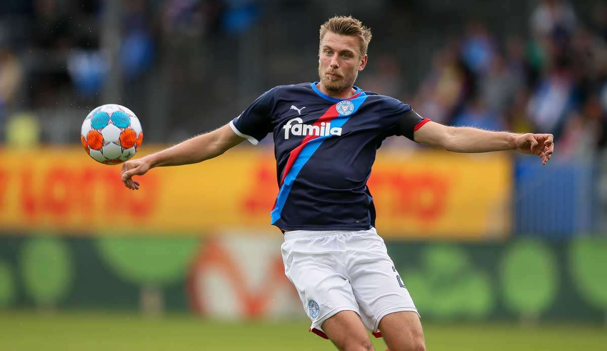 Holstein Kiel ist im Pokal zu Gast bei Weiche Flensburg.