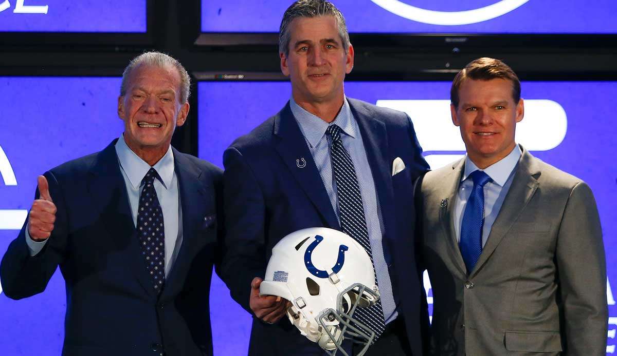 Jim Irsay (l.) verlängerte die Verträge von Frank Reich (M.) und Chris Ballard (r.)