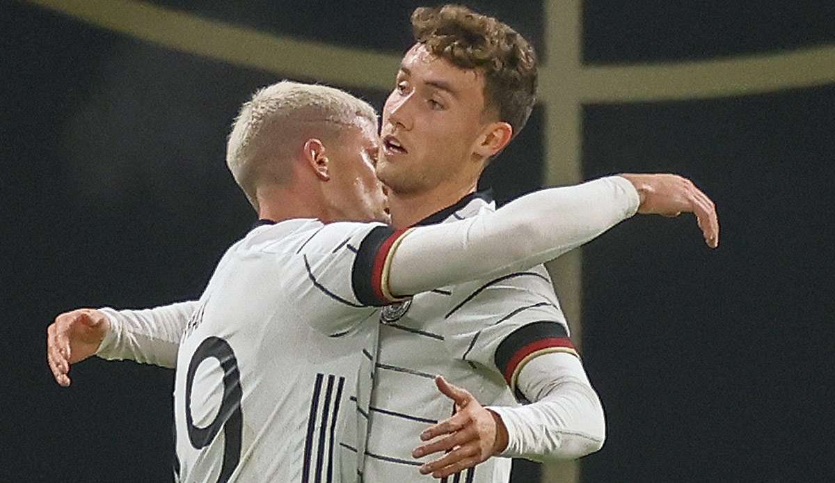 Der VfL Wolfsburg hat offenbar auf der Suche nach Verstärkungen seiner Offensive ein Auge auf Nationalspieler Luca Waldschmidt von Benfica Lissabon geworfen.