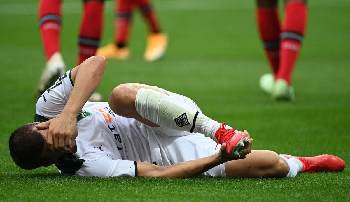 Stefan Lainer erlitt gegen Bayer Leverkusen offenbar einen Knöchelbruch.