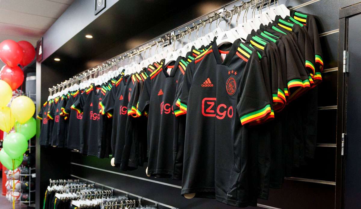 Das neue dritte Trikot von Ajax war in Windeseile ausverkauft.