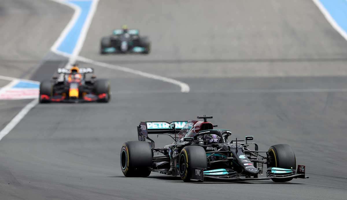 Max Verstappen jagt nun wieder Lewis Hamilton.