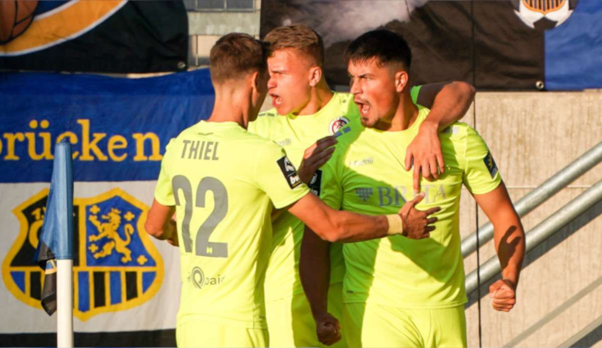 Der SV Wehen Wiesbaden ist mit einer zumindest über 45 Minuten beeindruckenden Vorstellung an die Tabellenspitze der 3. Fußball-Liga zurückgekehrt.