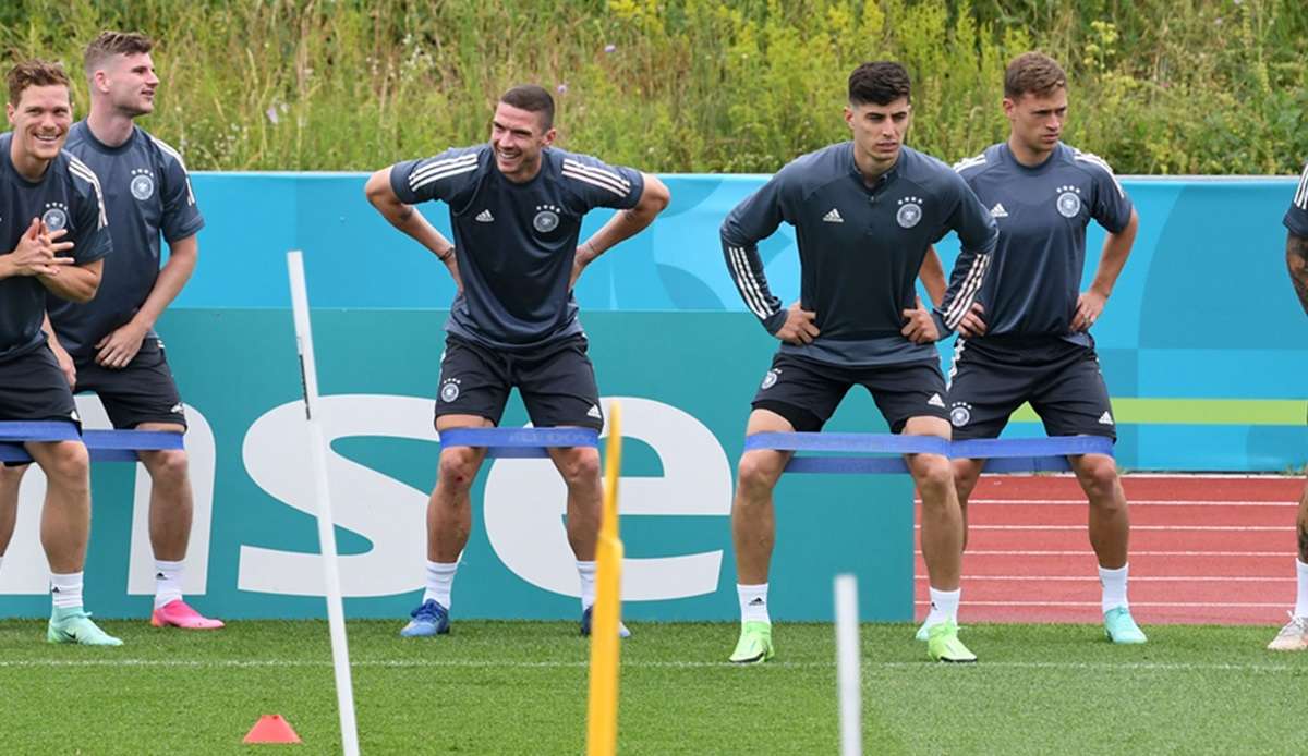 Hansi Flick kann zum Abschluss des Länderspiel-Dreierpacks in der WM-Qualifikation auf Island wohl aus dem Vollen schöpfen.