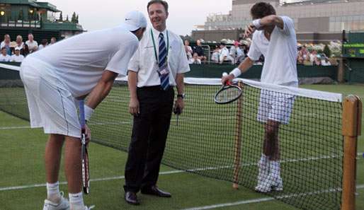 Nicolas Mahut und John Isner konnten sich am Ende des Tages kaum mehr auf den Beinen halten
