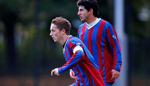 Alon Abelski gab sein Profispieldebüt am 17. Januar 2010 für den MSV Duisburg gegen den FSV Frankfurt