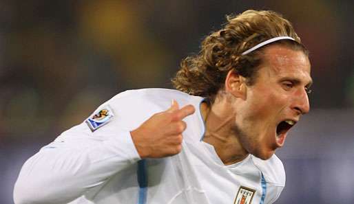 Diego Forlan erzielte gegen Südafrika zwei Tore für Uruguay