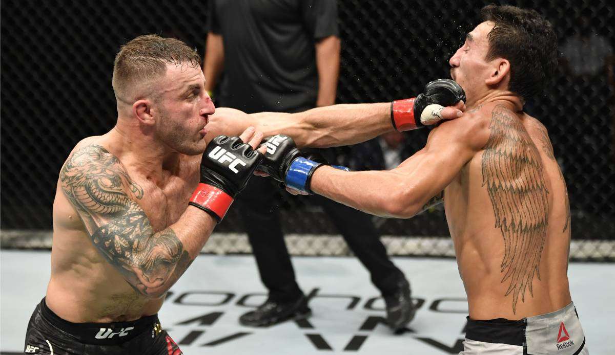 Alexander Volkanovski (l.) ist seit 2019 Weltmeister im Fliegengewicht.