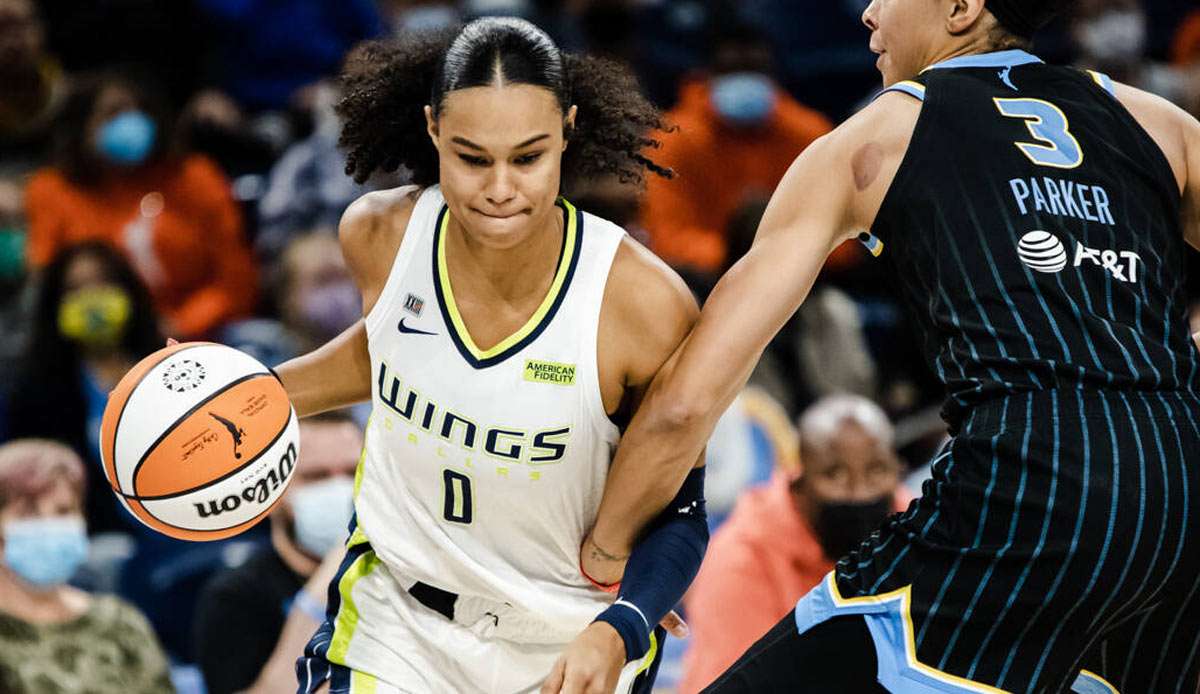 Die deutsche Nationalspielerin Satou Sabally ist mit den Dallas Wings in der WNBA direkt zum Playoff-Auftakt gescheitert.
