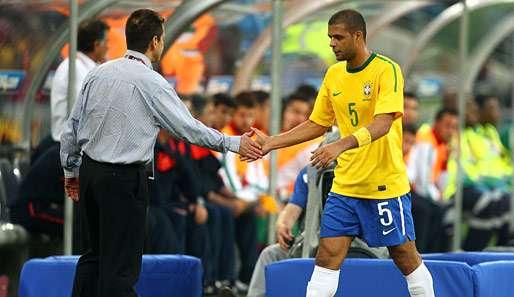 Felipe Melo (r.) könnte ebenso wie Team-Kollege Julio Baptista gegen Chile fehlen