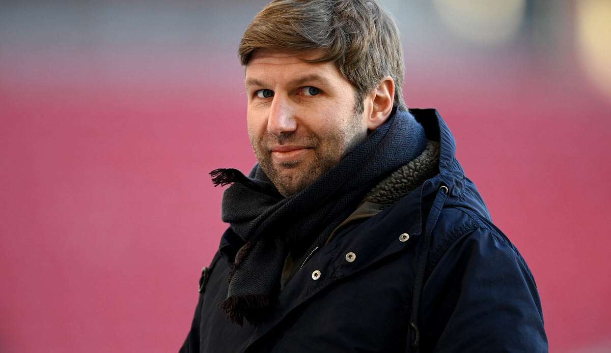 Thomas Hitzlsperger glaubt nicht, dass homosexuelle Fußballer nach einem Coming-Out negative Reaktionen der Fans oder Sponsoren fürchten müssen.