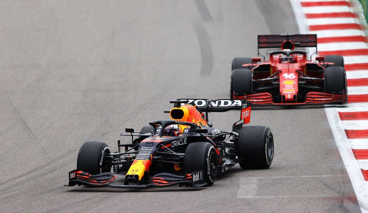 Max Verstappen liegt aktuell zwei Punkte hinter dem WM-Führenden Lewis Hamilton.