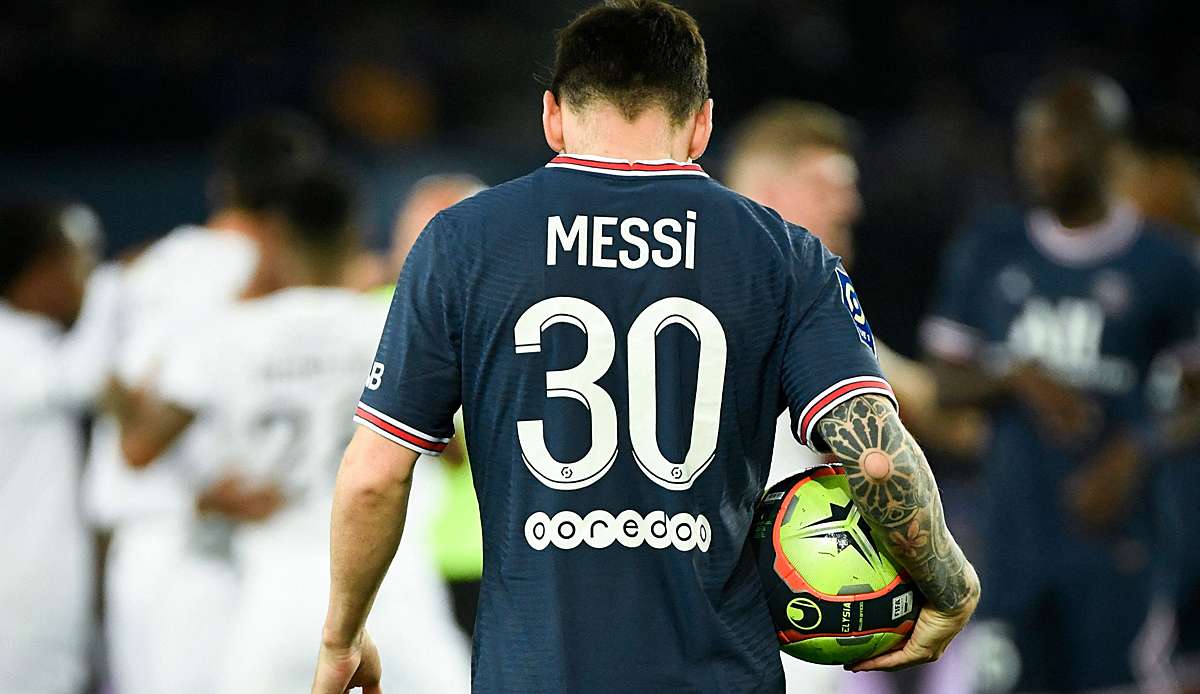 Superstar Lionel Messi fällt am Mittwoch (21.00 Uhr/DAZN) aufgrund von Oberschenkelproblemen und Knieschmerzen aus.