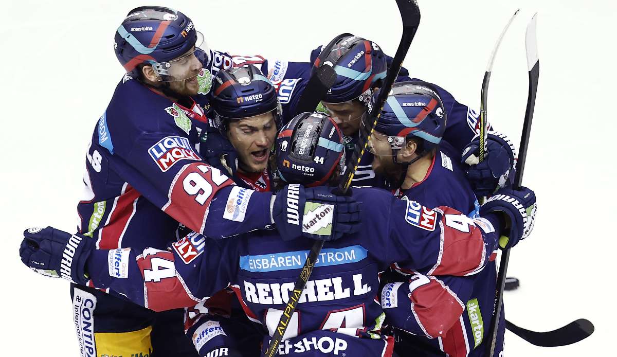 Die Eisbären gewinnen gegen die Tigers aus Straubing nach einer irren Aufholjagd.