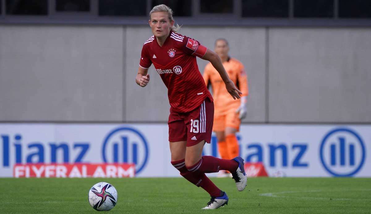 Die Frauenmannschaft des FC Bayern ist an der Spitze der Bundesliga.