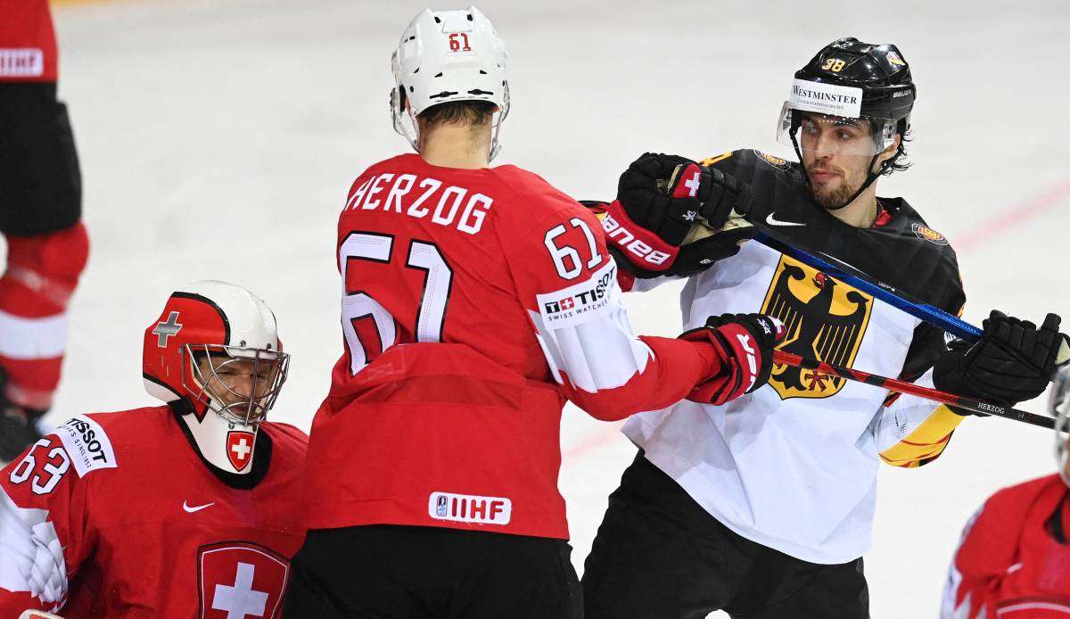 Deutschland (r.: Fabio Wagner) trifft heute beim Deutschland Cup auf die Schweiz.