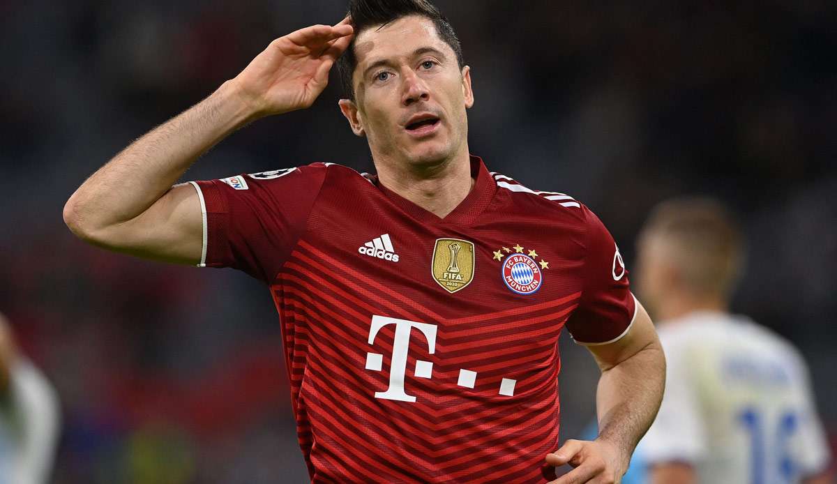 Platz 1: ROBERT LEWANDOWSKI - Ohne Frage der beste Torjäger der Welt. Abgezockter und konstanter vor dem gegnerischen Tor als jeder andere Spieler. Auch in dieser Saison bereits mit 23 Toren nach 17 Spielen für den FC Bayern.