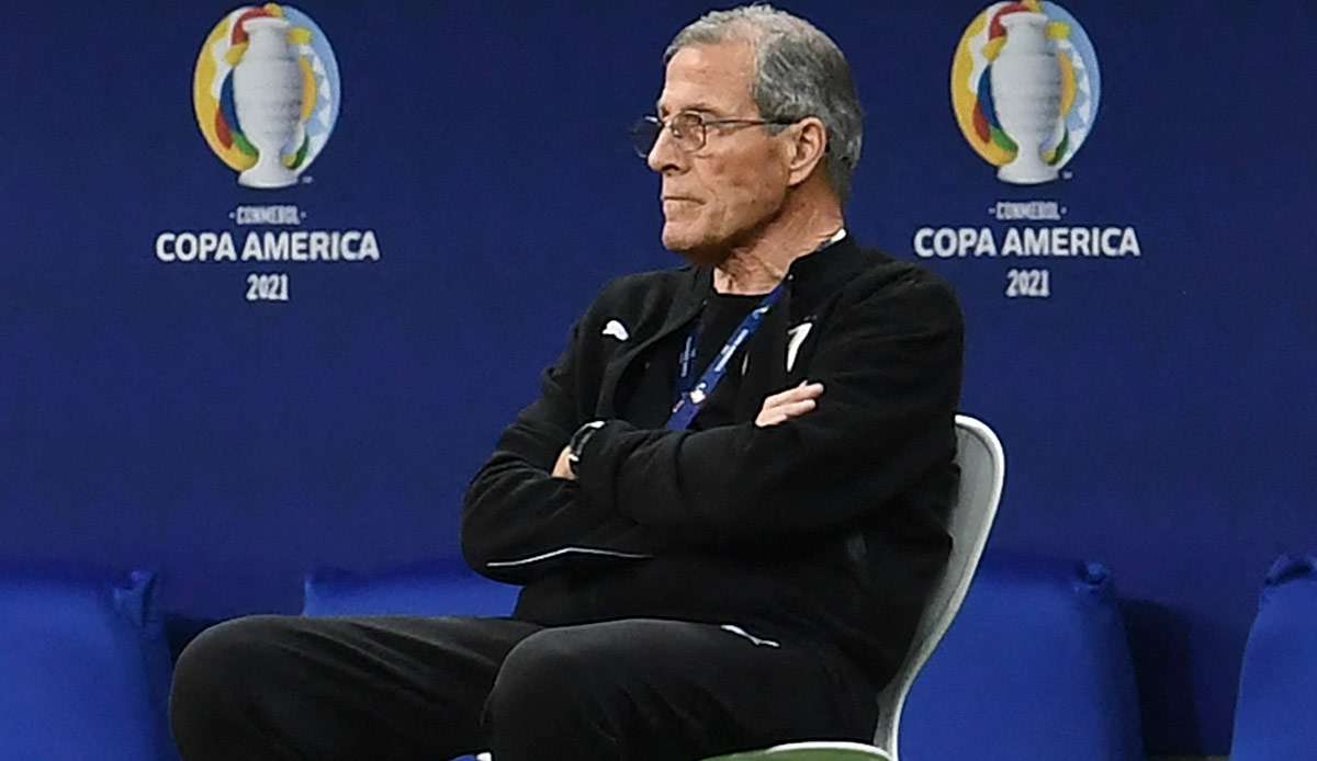 Nach 15 Jahren am Stück ist Oscar Tabarez als Trainer der uruguayischen Nationalmannschaft entlassen worden.