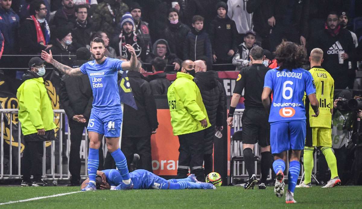 Nach dem Flaschenwurf beim Spiel zwischen Lyon und Marseille wurden Maßnahmen angekündigt.