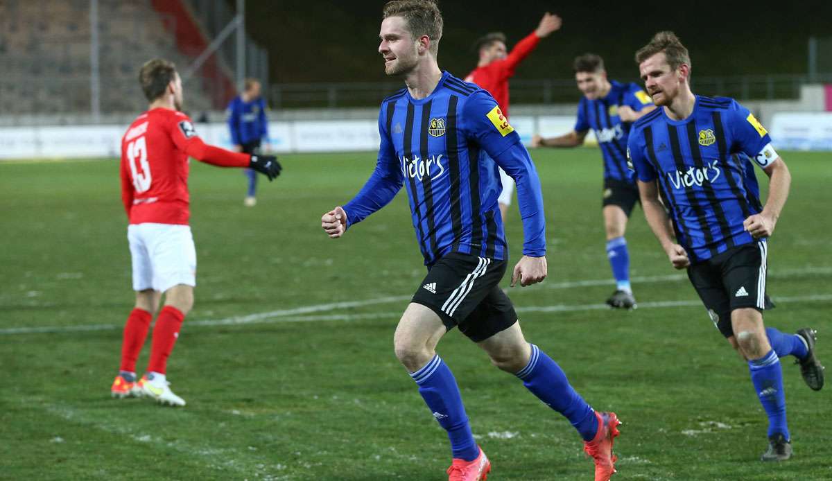 Der 1. FC Saarbrücken hat in der 3. Liga zumindest vorerst den Sprung auf den Relegationsplatz geschafft.