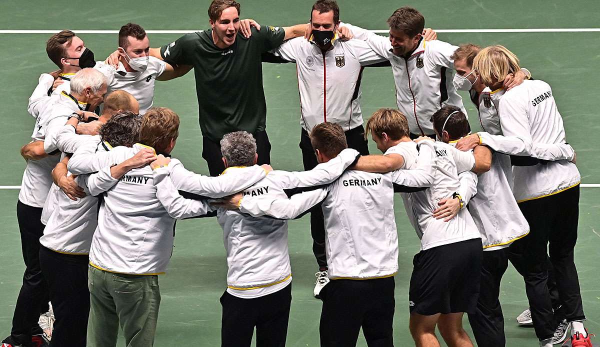 Die deutschen Tennisprofis müssen sich für die kommende Davis-Cup-Endrunde über ein Auswärtsspiel in Brasilien qualifizieren. Außerdem präsentierten die Veranstalter eine Neuerung beim Ablauf der Endrunde.