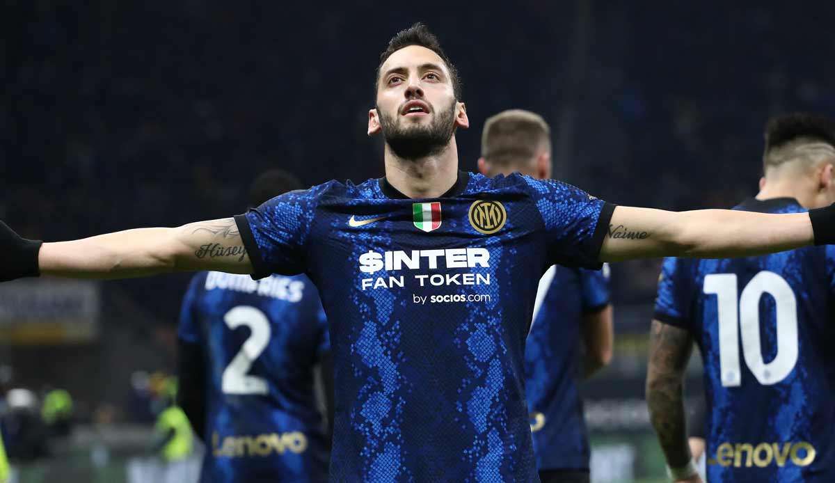 Hakan Calhanoglu traf beim deutlichen Inter-Sieg gegen Cagliari.