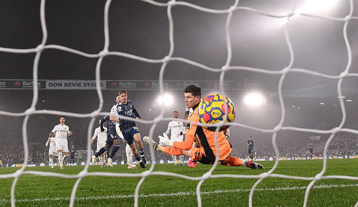 Nach einer angeblich rassistischen Beleidigung gegen einen Profi des FC Arsenal beim Premier-League-Spiel der Gunners bei Leeds United (4:1) ist ein Verdächtiger festgenommen worden. Das bestätigte der gastgebende Klub.