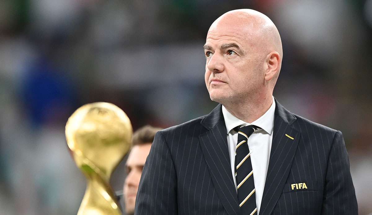 FIFA-Präsident Gianni Infantino steht wegen der Vergabe der WM nach Katar in der Kritik.