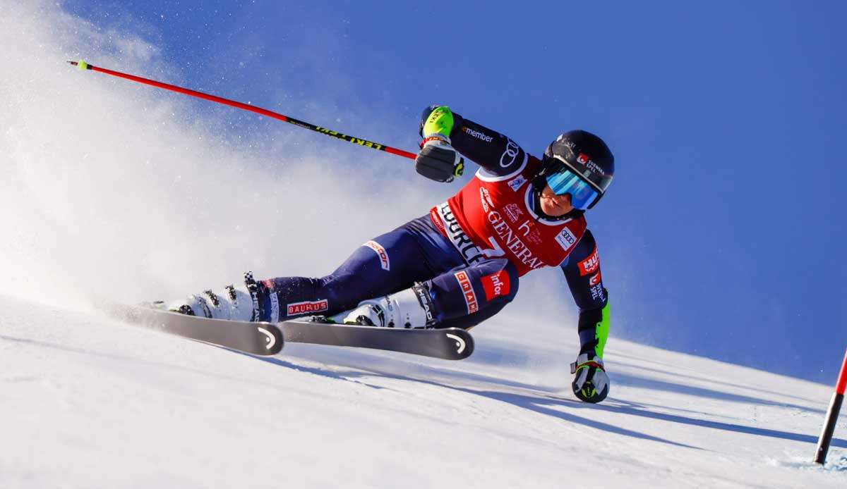 Sara Hector gewann den 2. Riesenslalom in Courchevel.