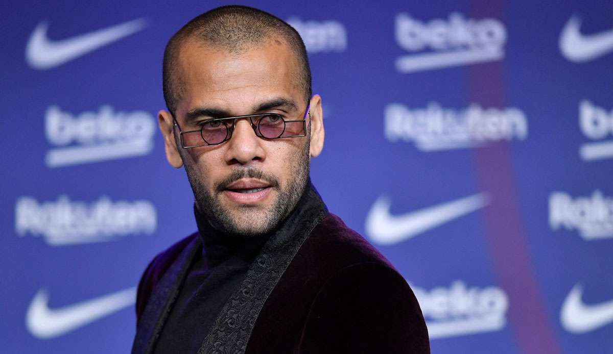 Der FC Barcelona kann vorerst nicht auf Rückkehrer Dani Alves zurückgreifen.