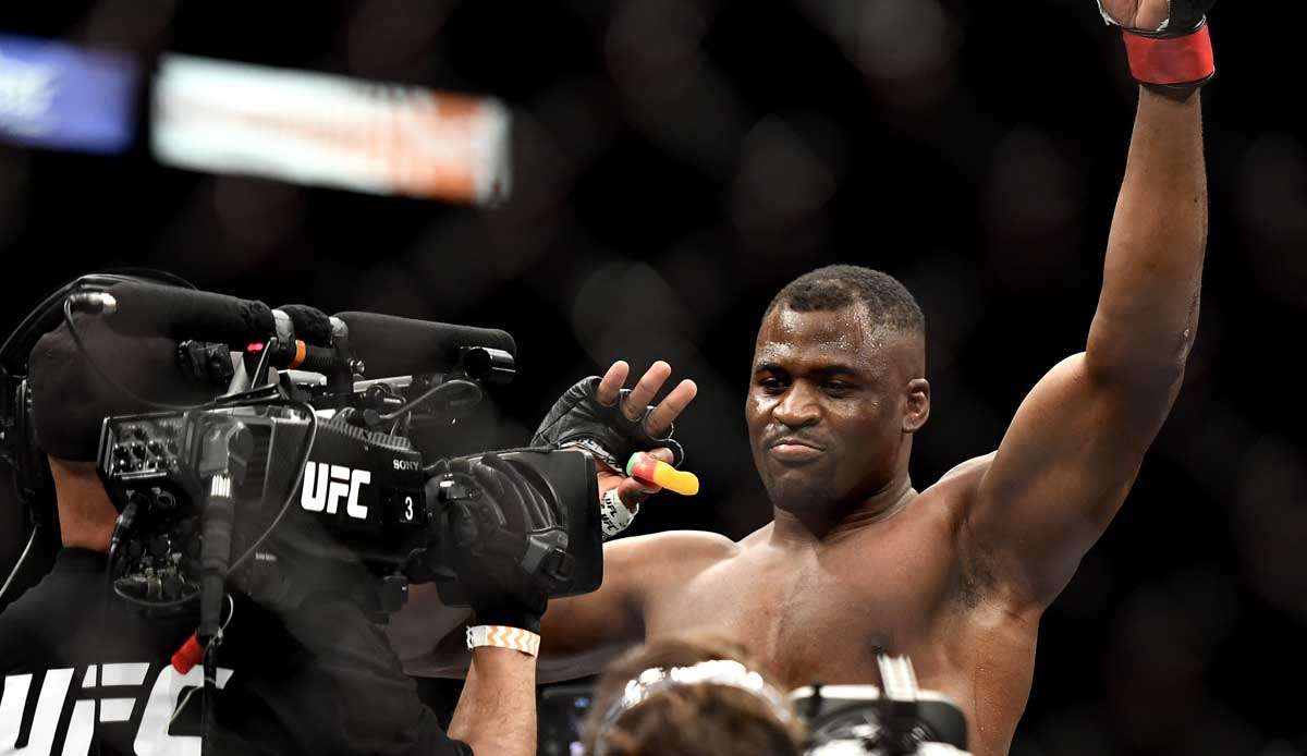 Francis Ngannou verteidigt bei UFC 270 zum ersten Mal seinen Schwergewichtstitel.