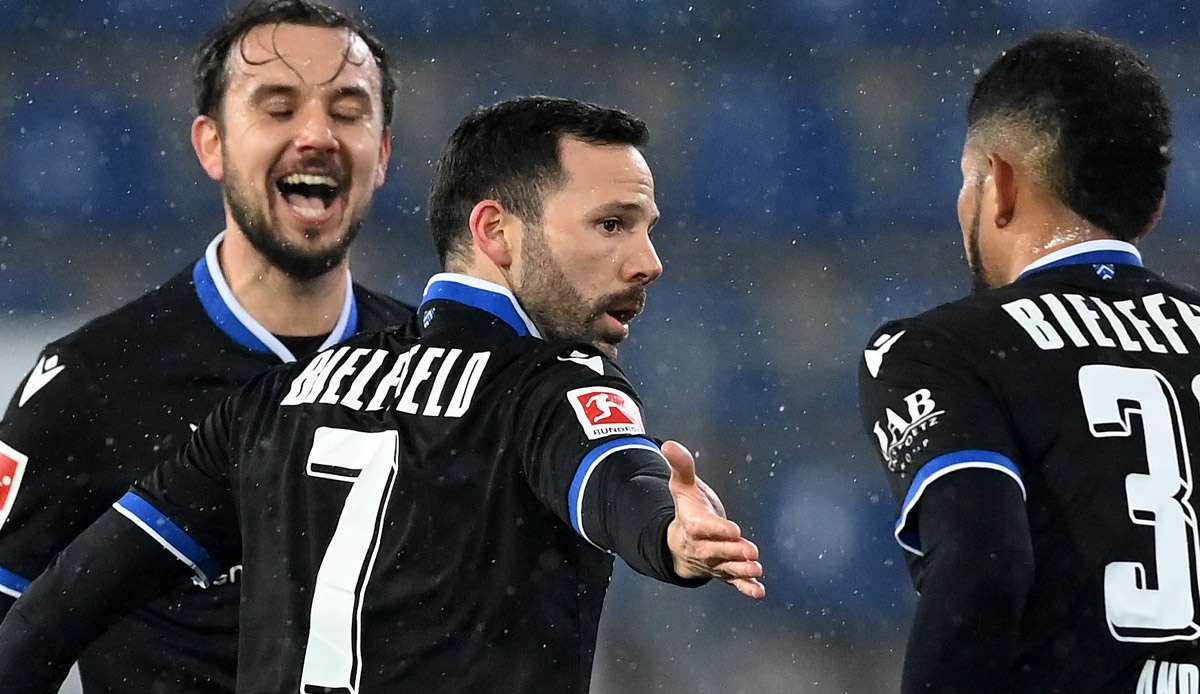 Gonzalo Castro (M.) erzielte den späten Ausgleich für Arminia Bielefeld.