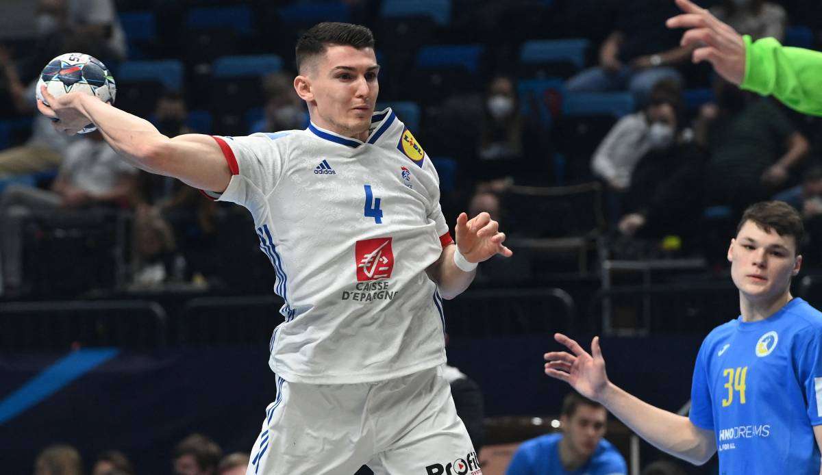 Frankreich (weiß) trifft bei der Handball-EM heute auf Serbien.