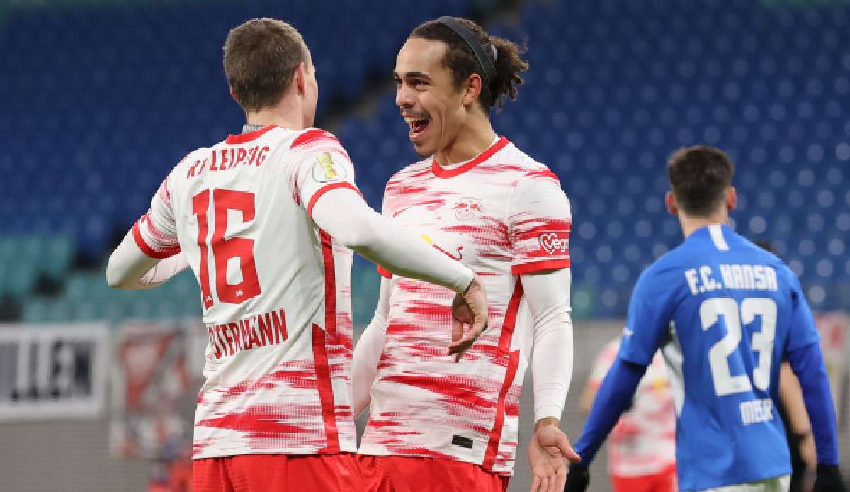 RB Leipzig ging durch Yussuf Poulsens (r.) Treffer in der 6. Spielminute früh in Führung.