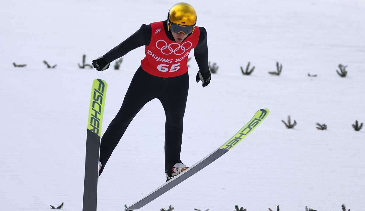 Karl Geiger hat in Peking eine Medaille im Visier.