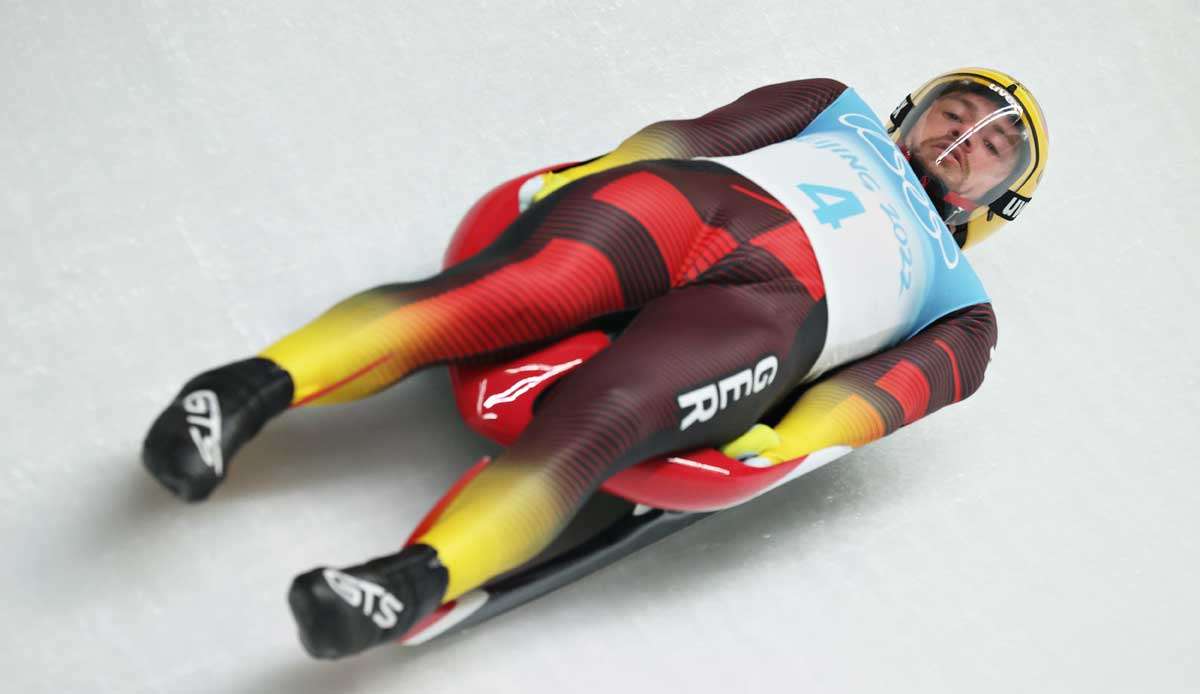 Johannes Ludwig liegt nach zwei Läufen in Führung.