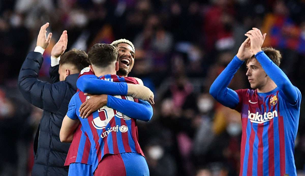 Der spanische Erstligist FC Barcelona hat mit einem Sieg gegen Titelverteidiger Atletico Madrid ein Ausrufezeichen gesetzt.