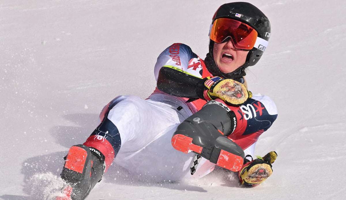 Nina O'Brien hat sich am Montag bei ihrem Sturz im zweiten Lauf des olympischen Riesenslaloms schwer am linken Bein verletzt.