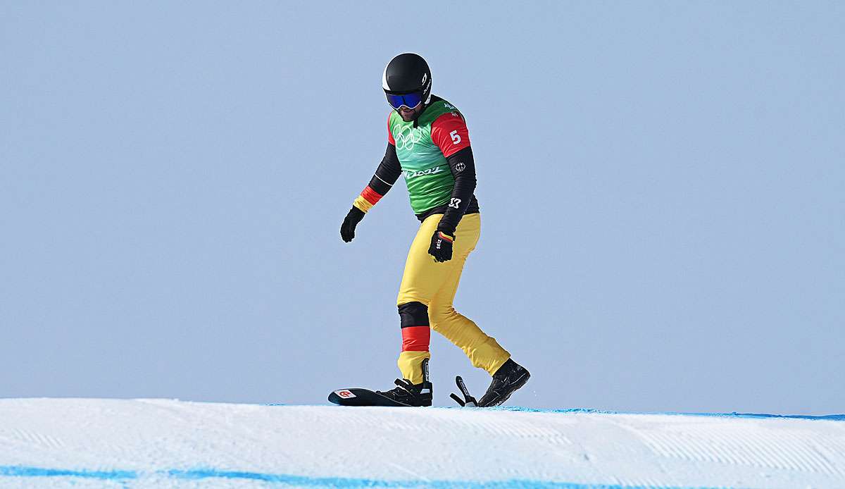 Martin Nörl ist im Viertelfinale der Snowboard-Crosser dramatisch gescheitert.