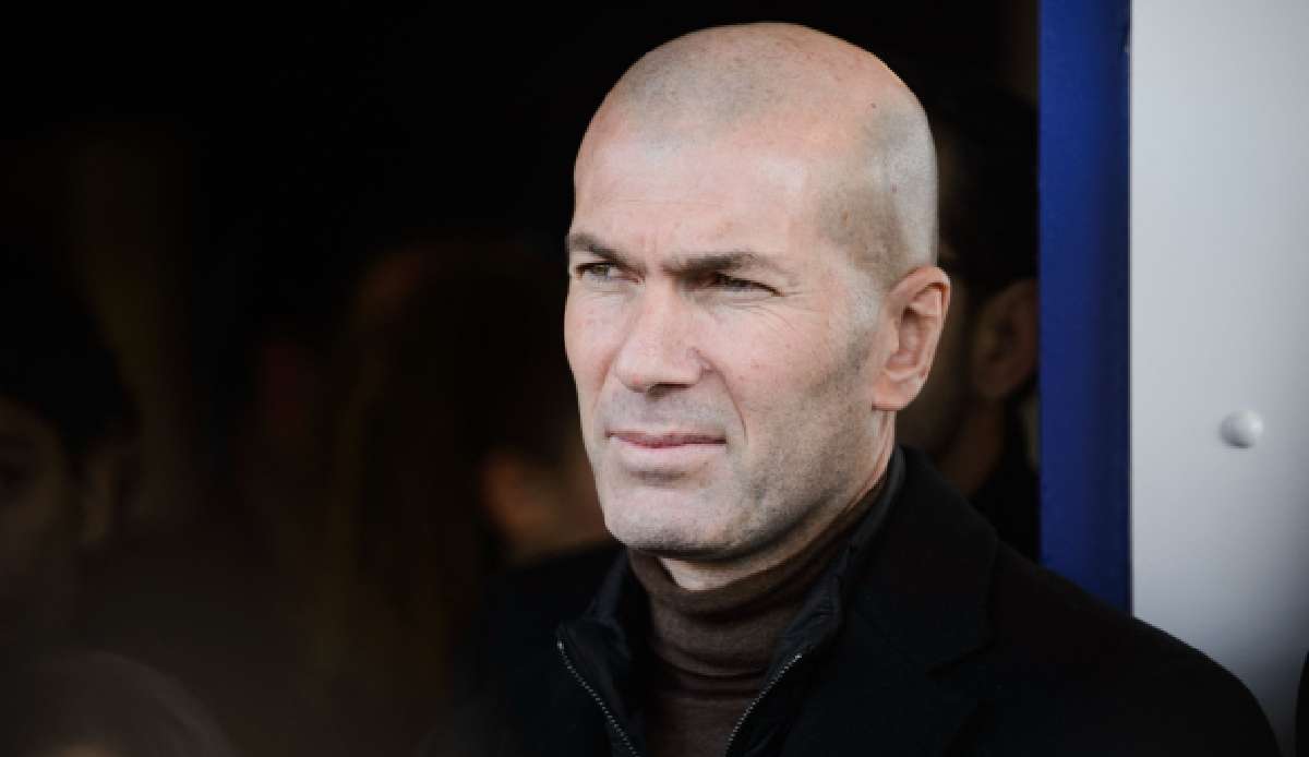 Zinedine Zidane bei seinem Besuch eines neu eröffneten Gesundheitszentrums in Marseille.