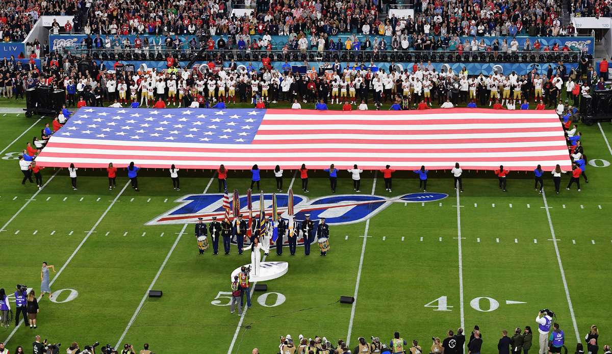 Vor dem Super Bowl wird immer die Nationalhmyne der USA gespielt.