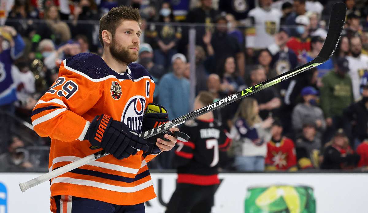 Leon Draisaitl führt das Punkteranking der NHL an.