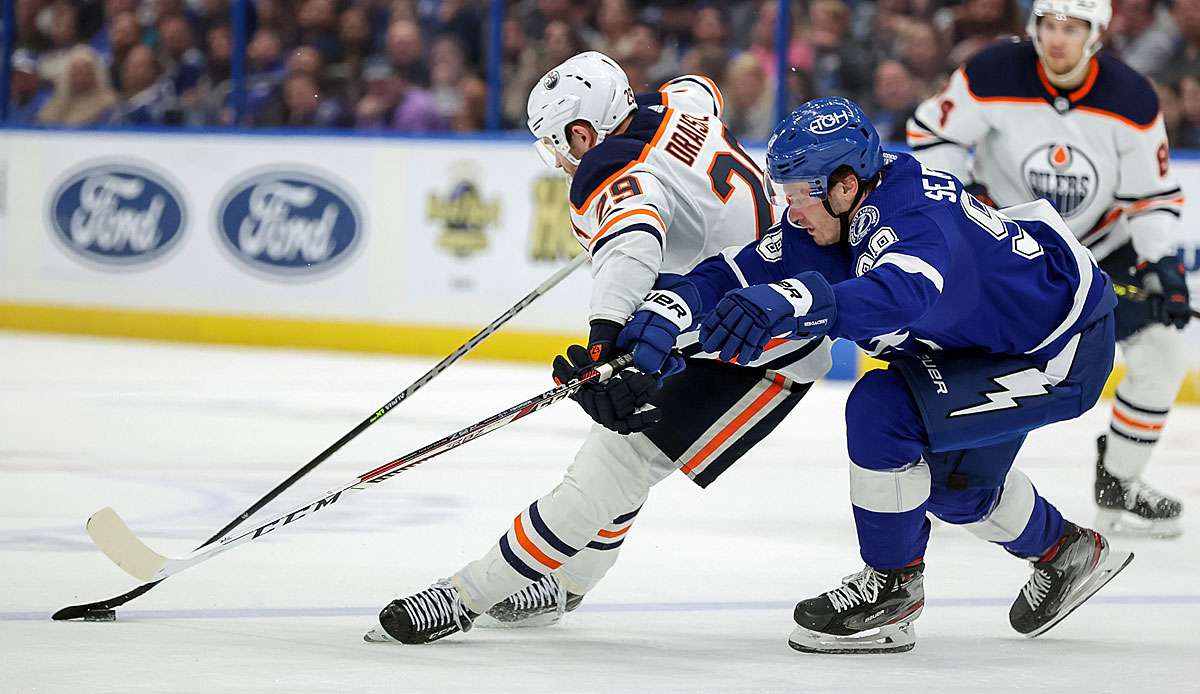 Die Edmonton Oilers haben mit dem deutschen Starspieler Leon Draisaitl die zweite Niederlage unter ihrem neuen Trainer kassiert.