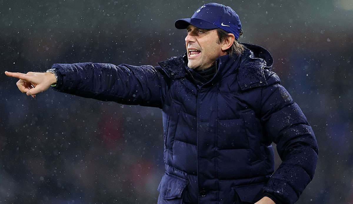 Antonio Conte macht bei Tottenham weiter.